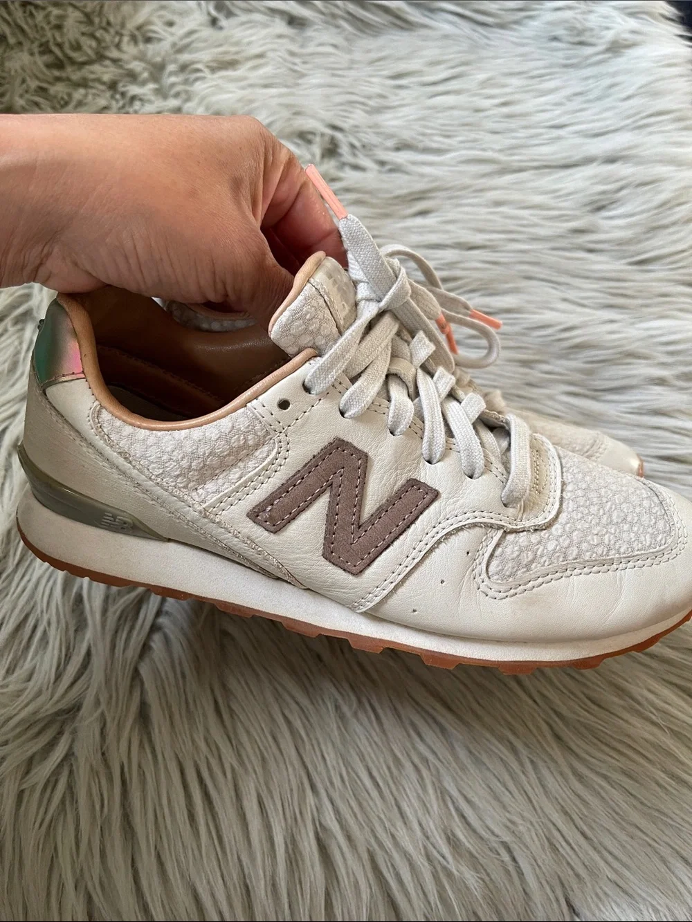 New balance 696